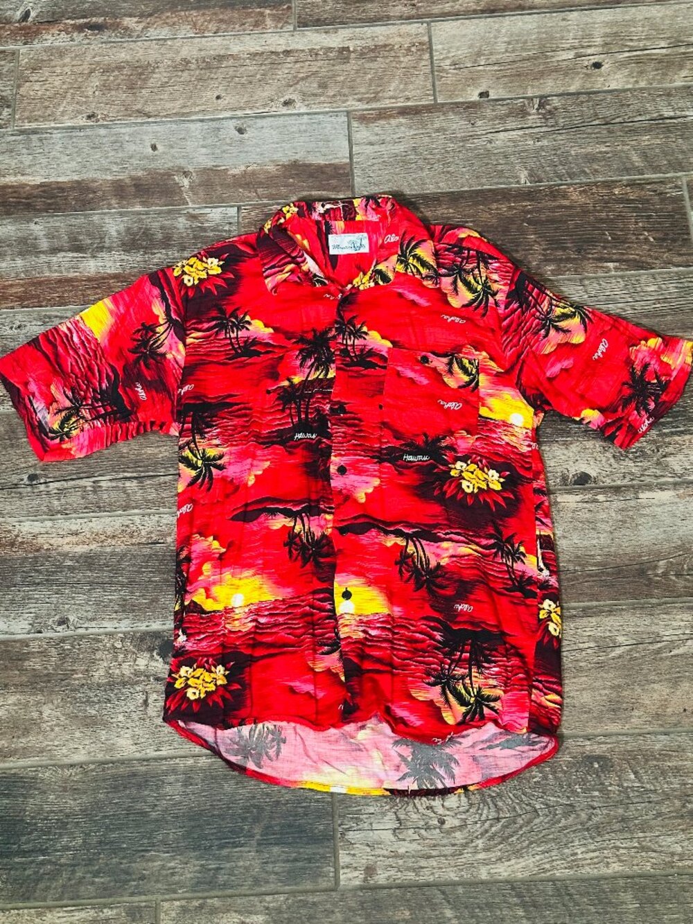 Men’s monticerutti Short Sleeve Polyester Hawaiian Shirt - Red Floral -  Small